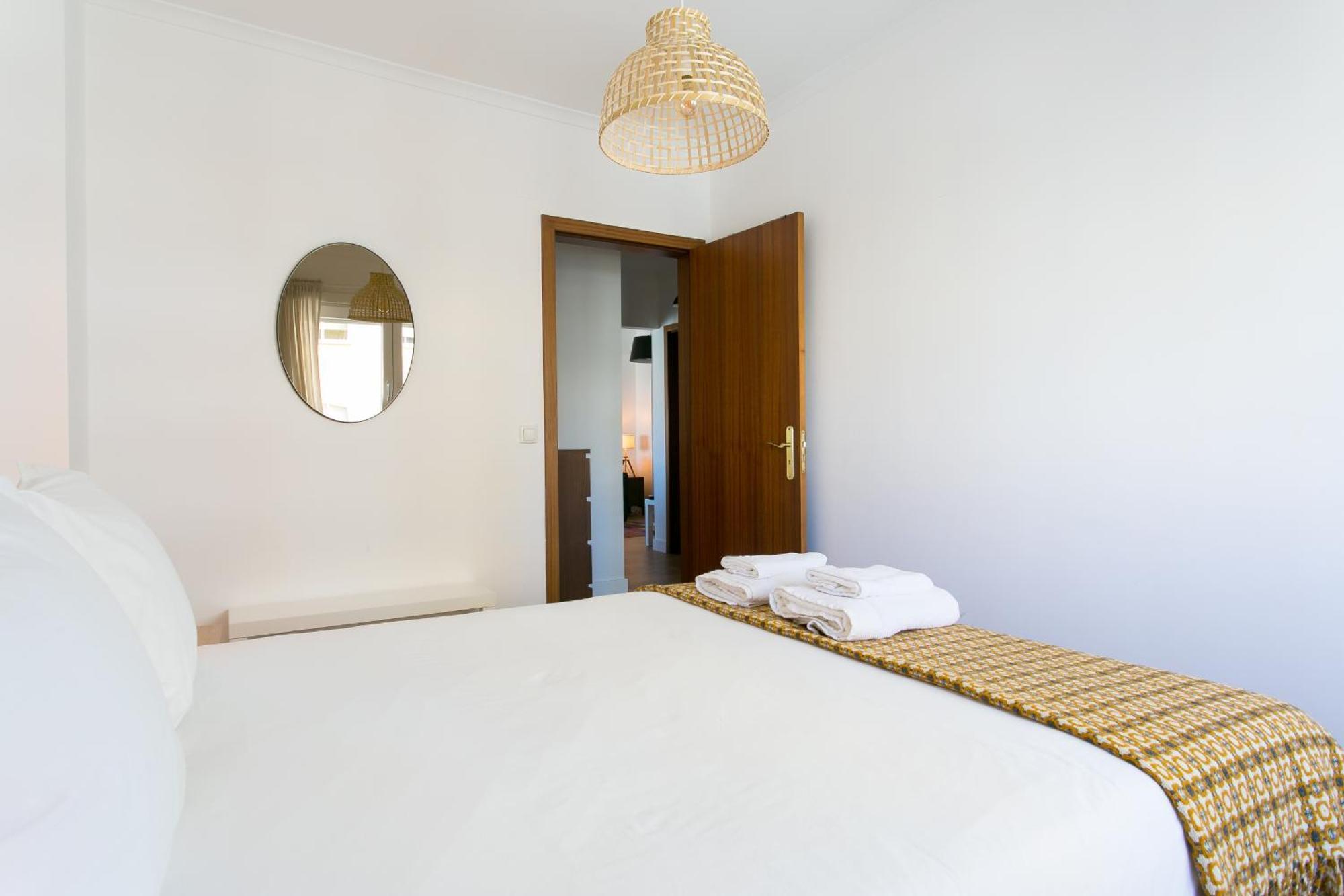 Apartamento Central E Confortavel Junto Ao Bairro Da Graca Lissabon Buitenkant foto