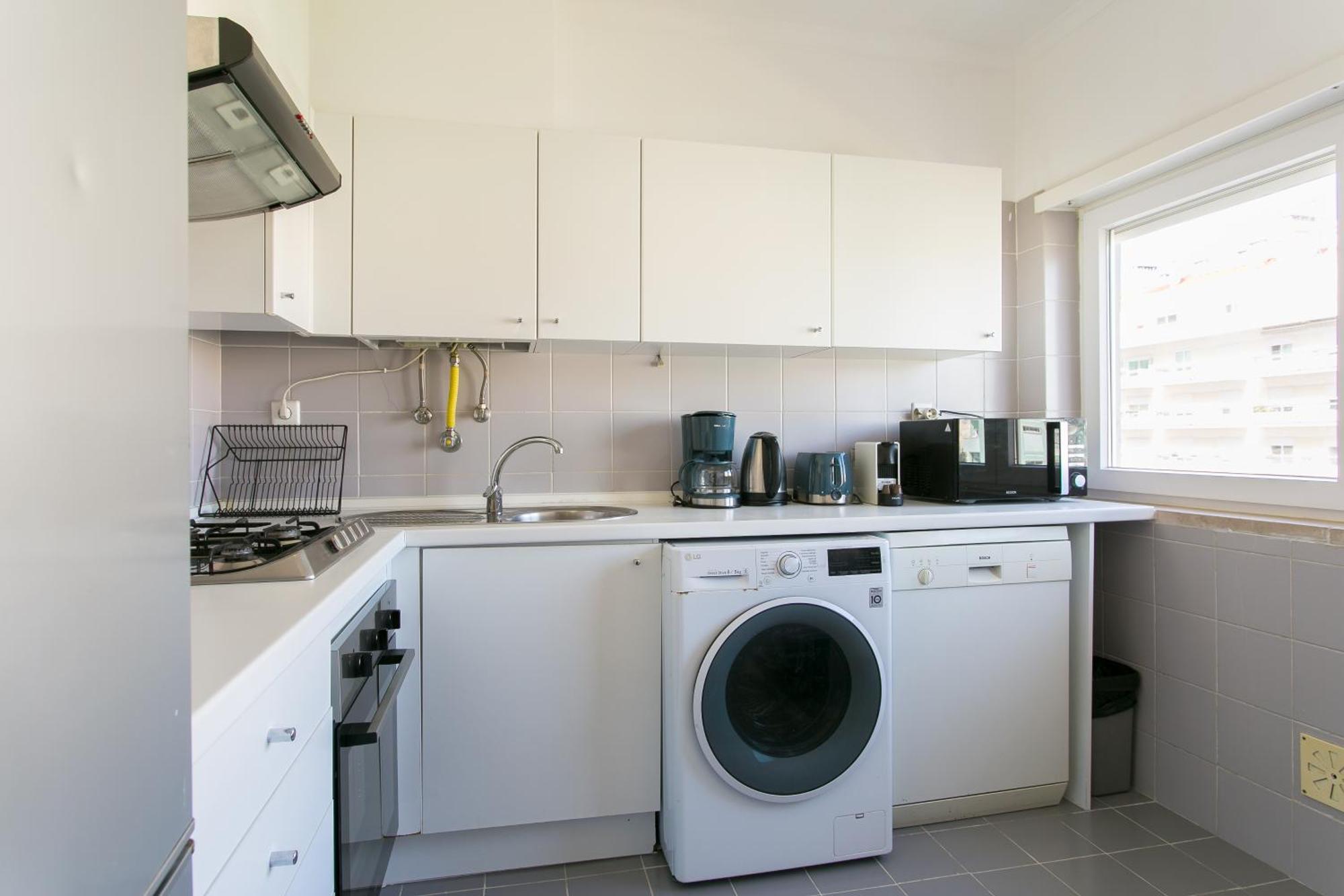 Apartamento Central E Confortavel Junto Ao Bairro Da Graca Lissabon Buitenkant foto